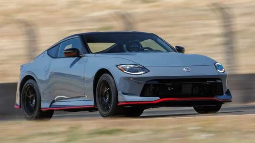 El Nissan Z Nismo, con su diseño agresivo y motor V6 biturbo, promete revolucionar el mercado.