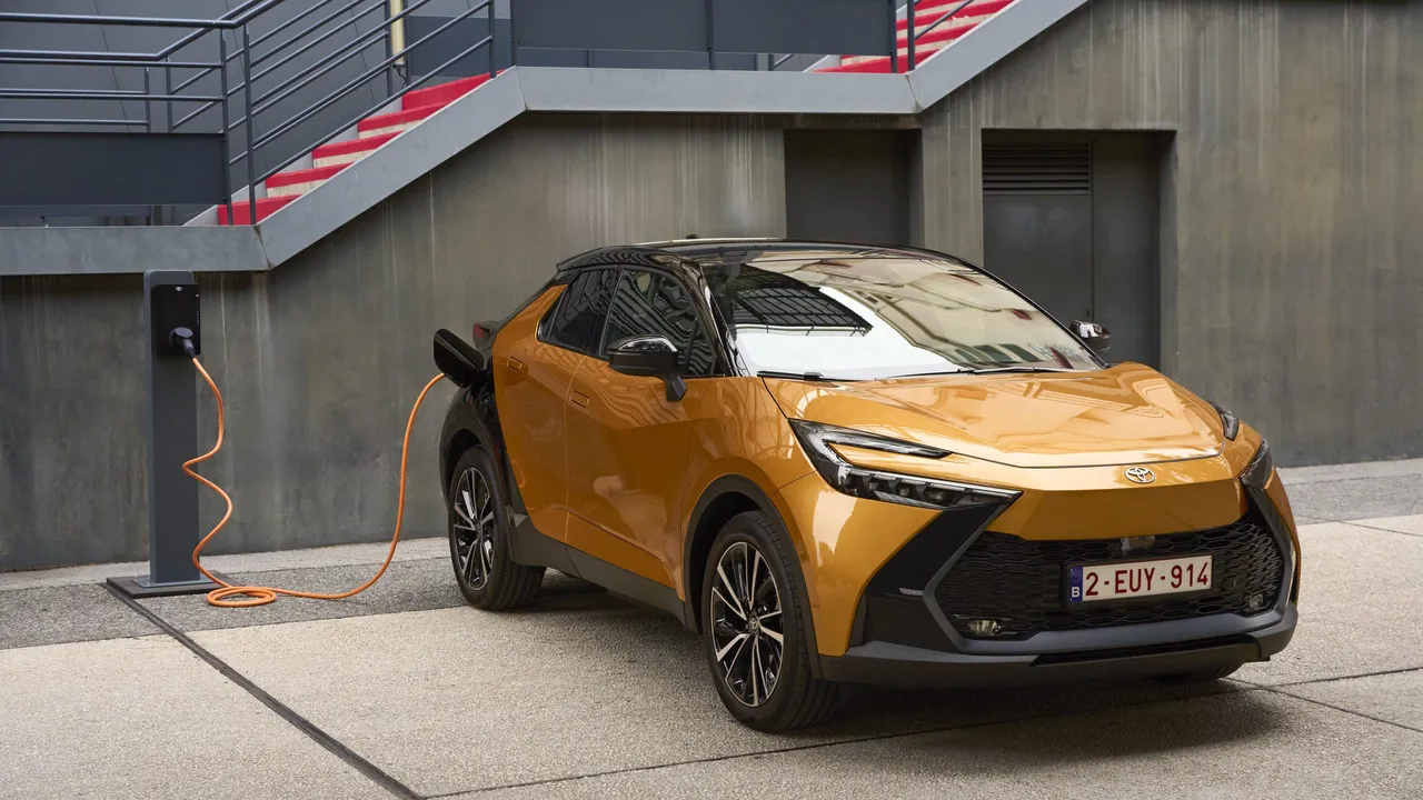 Toyota C-HR PHEV